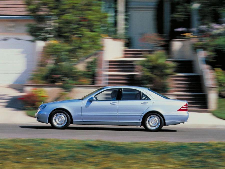  Mercedes-Benz S320 1998 года  (фото 10 из 20)